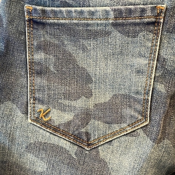 Sz2 Kut from the Kloth Blue Camo Raw Hem Cropped Denim NWOT Condition - Picture 9 of 10